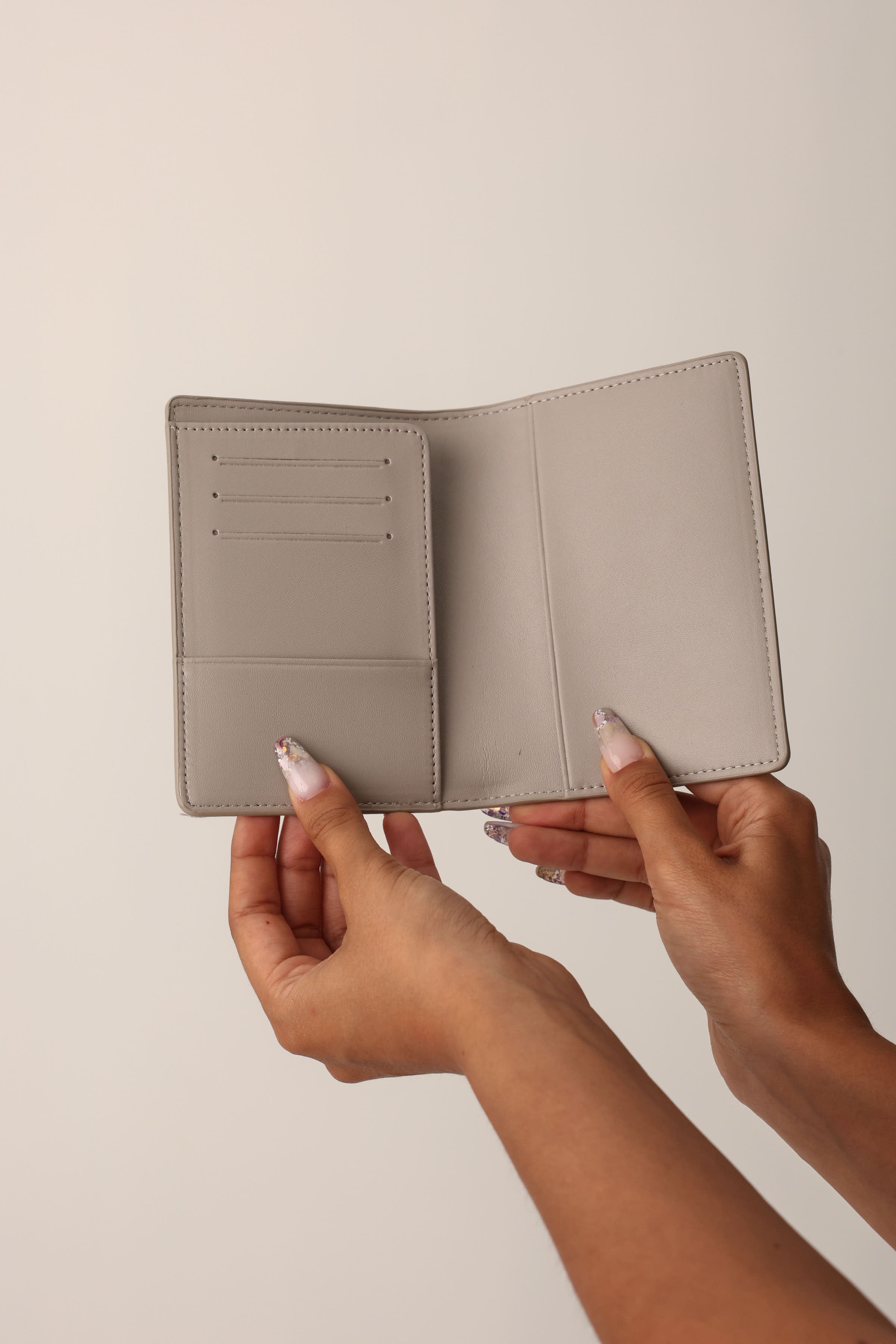 PORTA PASSAPORTO ICON GRIGIO