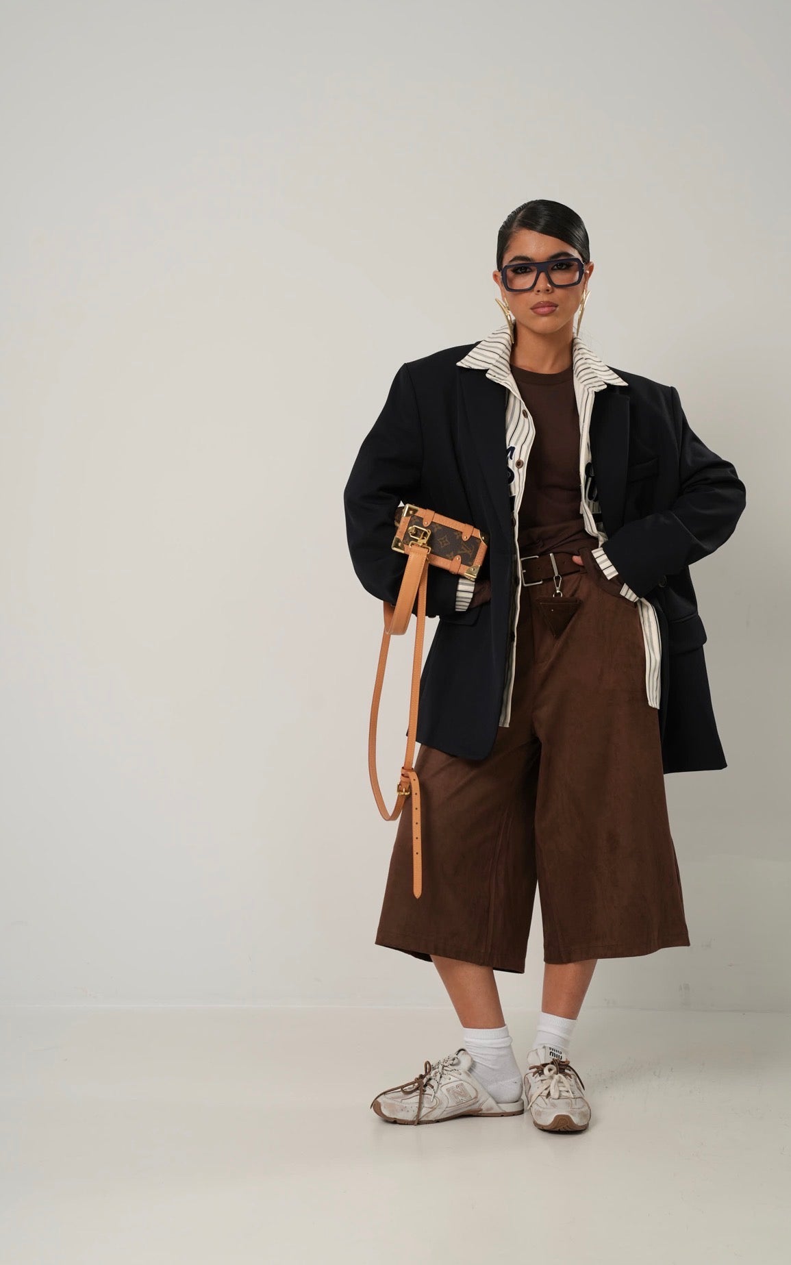 BERMUDA LUMIS MARRONE + CINTURA E PORTA MONETE