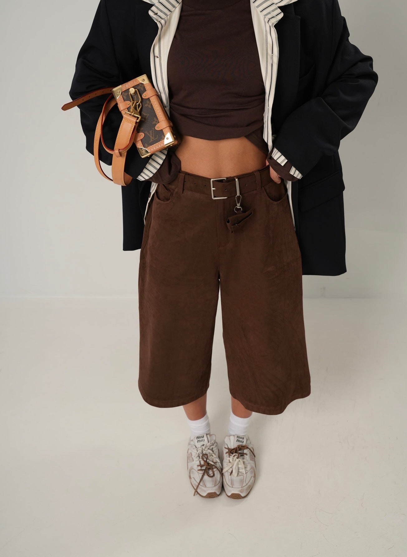 BERMUDA LUMIS MARRONE + CINTURA E PORTA MONETE