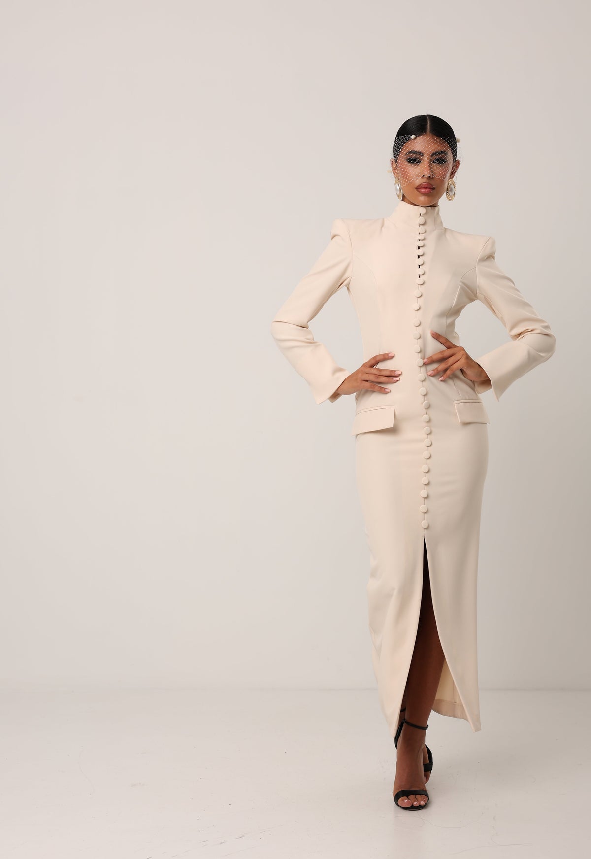 VESTITO MANICHE LUNGHE MADAME CREMA BY MARZIA MANGO