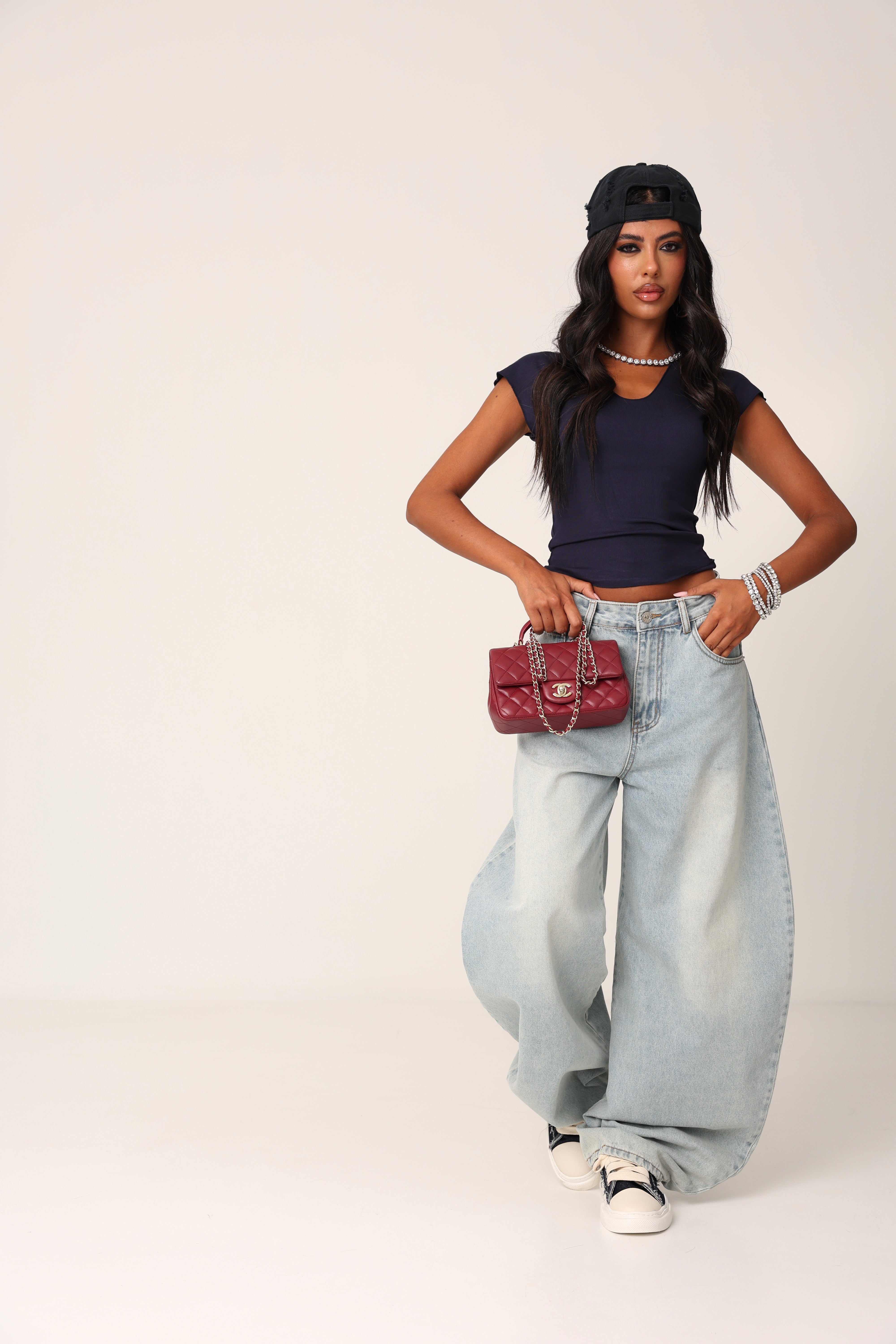 T-SHIRT SCOLLO A V AMUN BLU