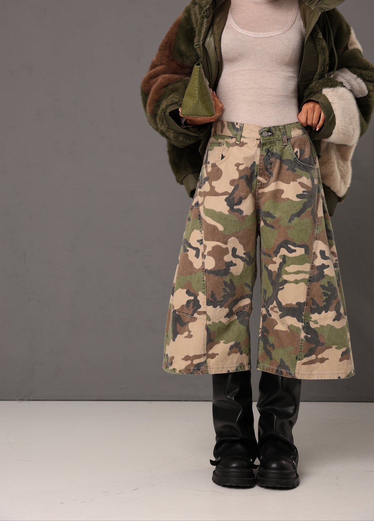 BERMUDA ULRIKA CAMOUFLAGE BEIGE