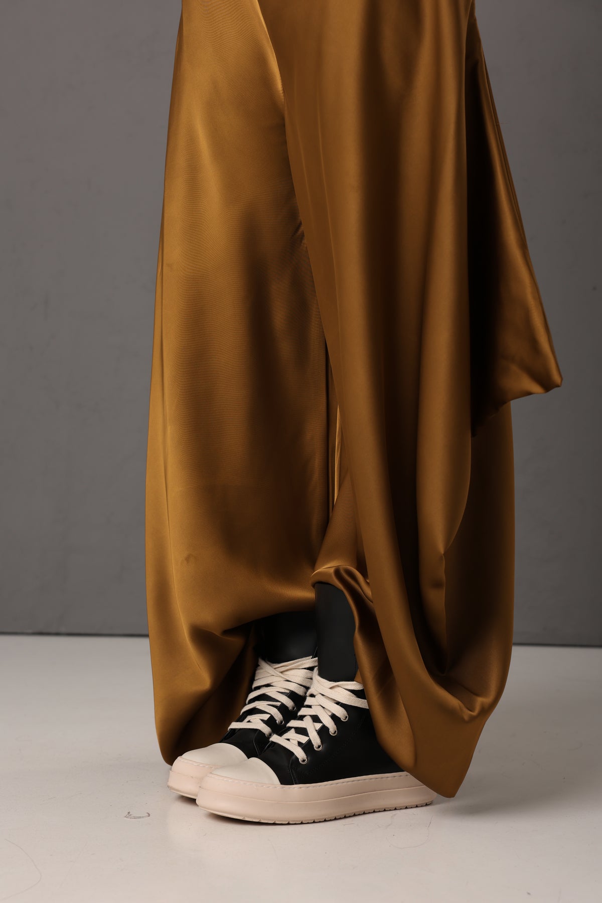 PANTALONI EFFETTO SETA ALESSANDRA TABACCO