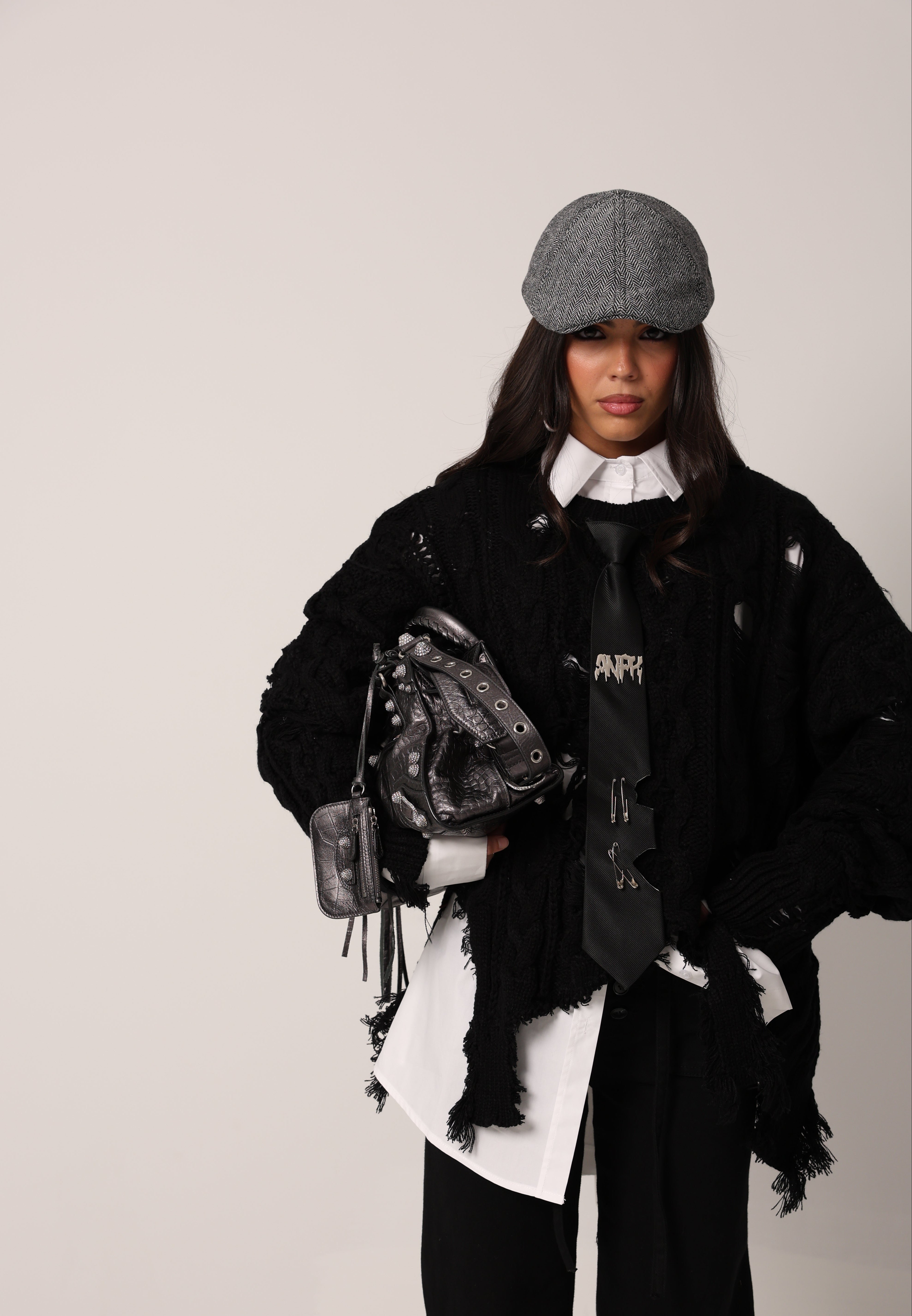 PULL ROTTURE POISON NERO + CRAVATTA