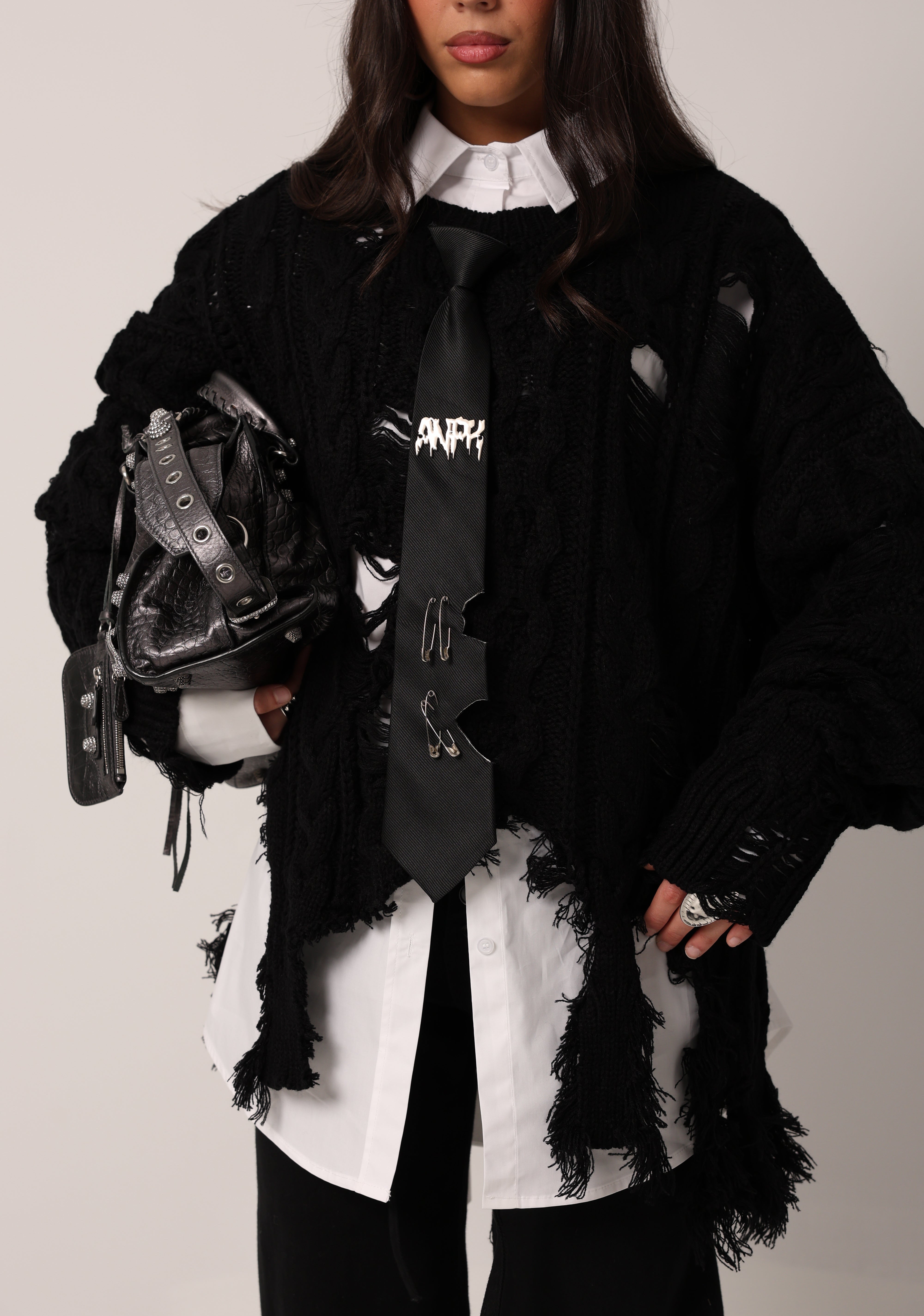 PULL ROTTURE POISON NERO + CRAVATTA