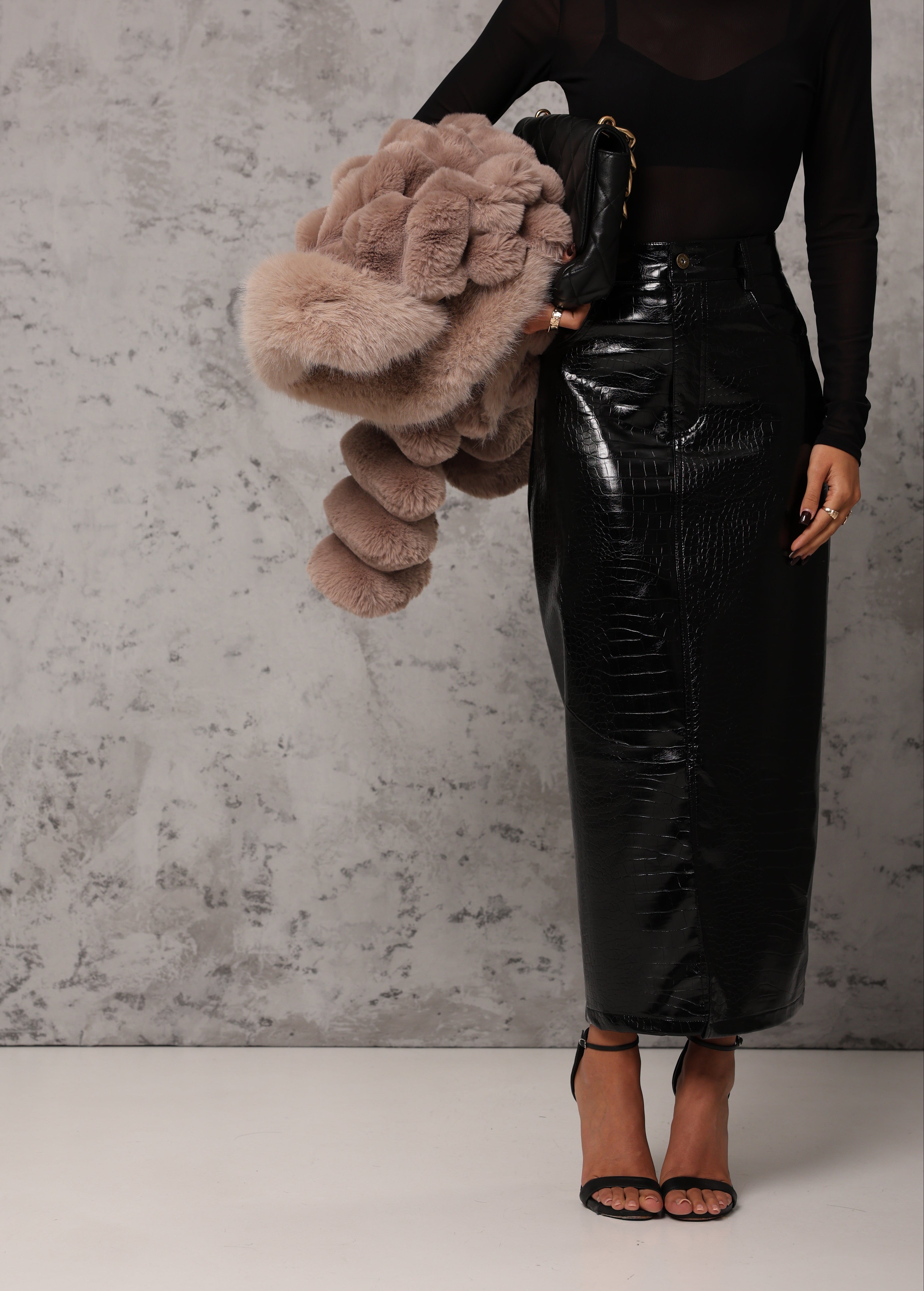 LONGUETTE VERNICE SABIR NERA