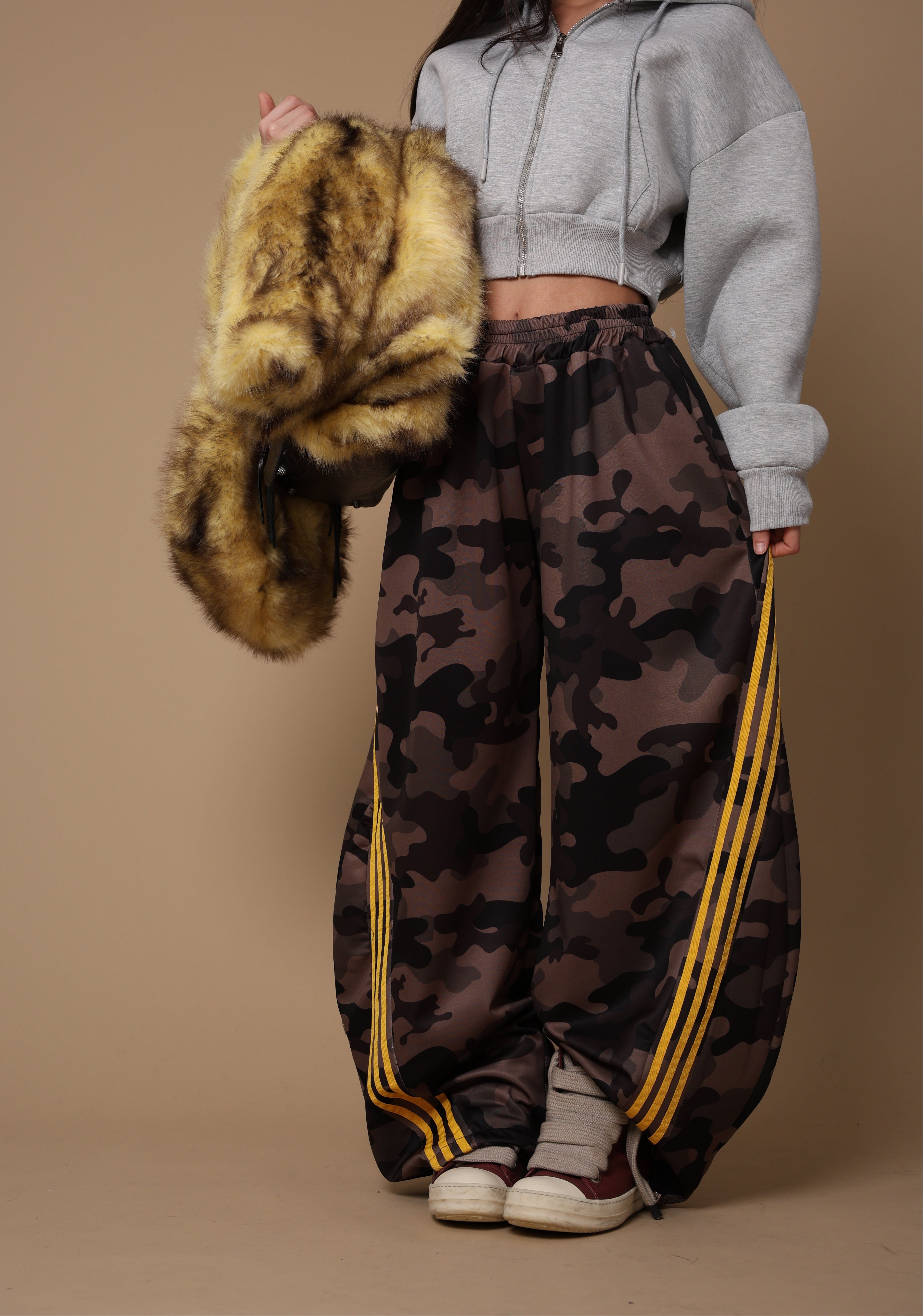 PANTALONI CAMOUFLAGE CECILIA GIALLI