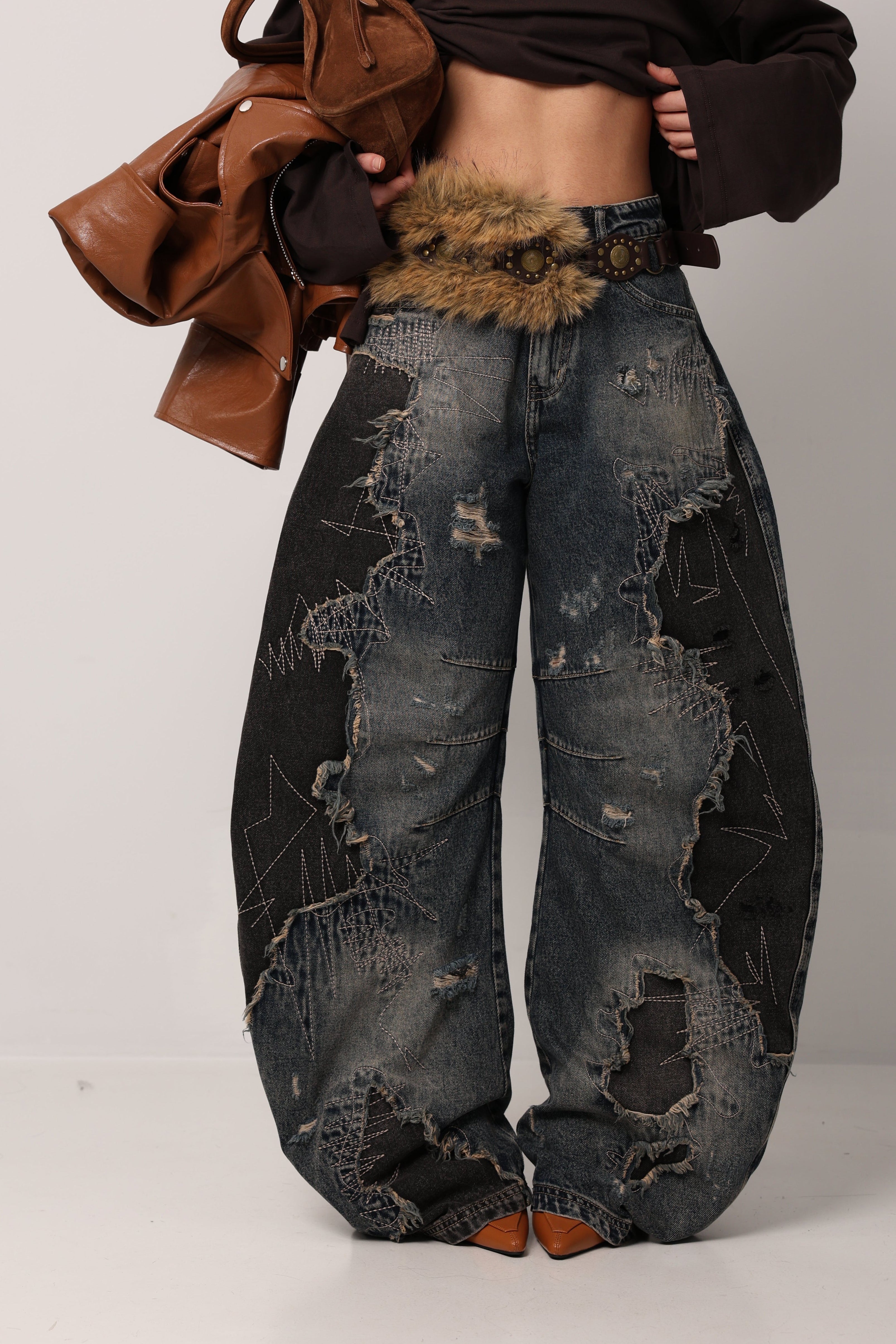 JEANS SFRANGIATO + CINTURA PELUCHE