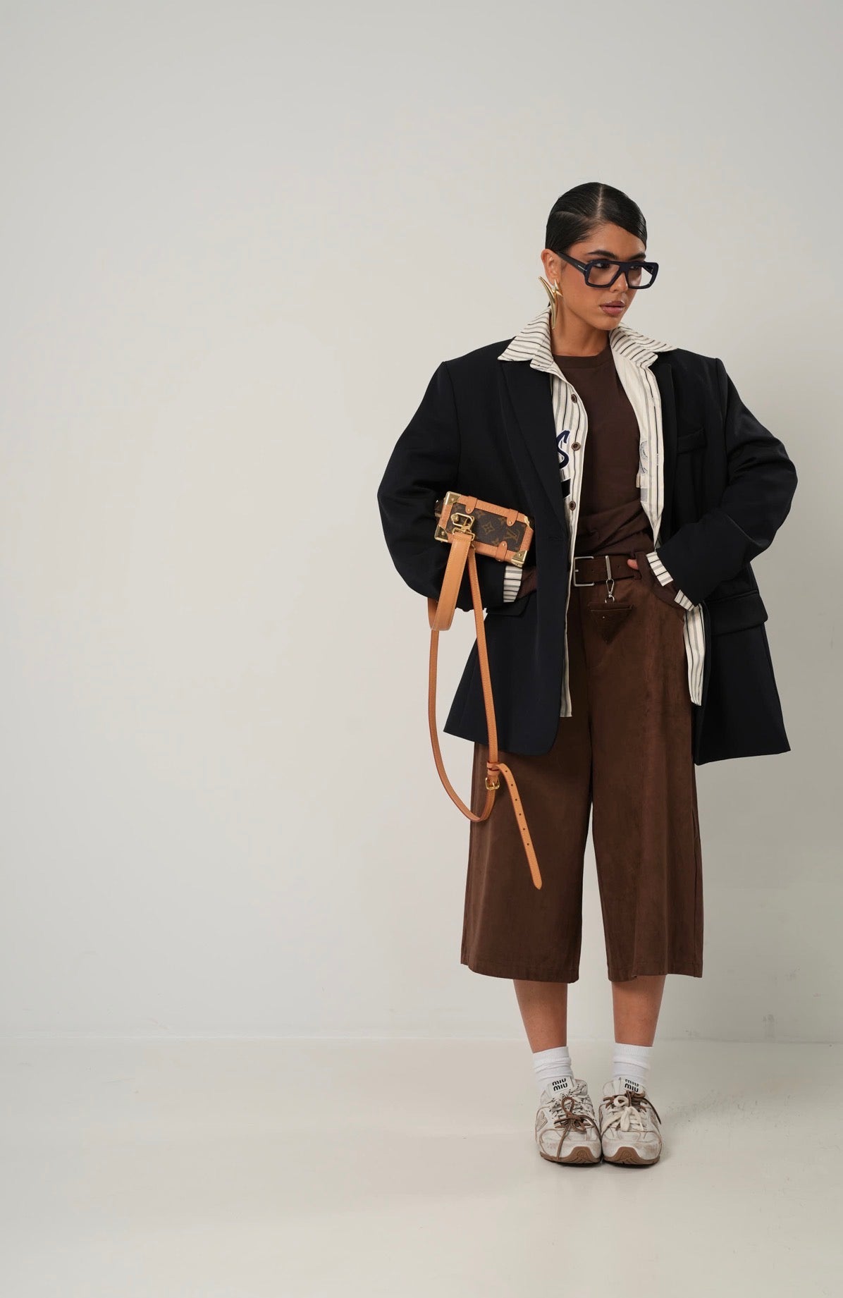 BERMUDA LUMIS MARRONE + CINTURA E PORTA MONETE