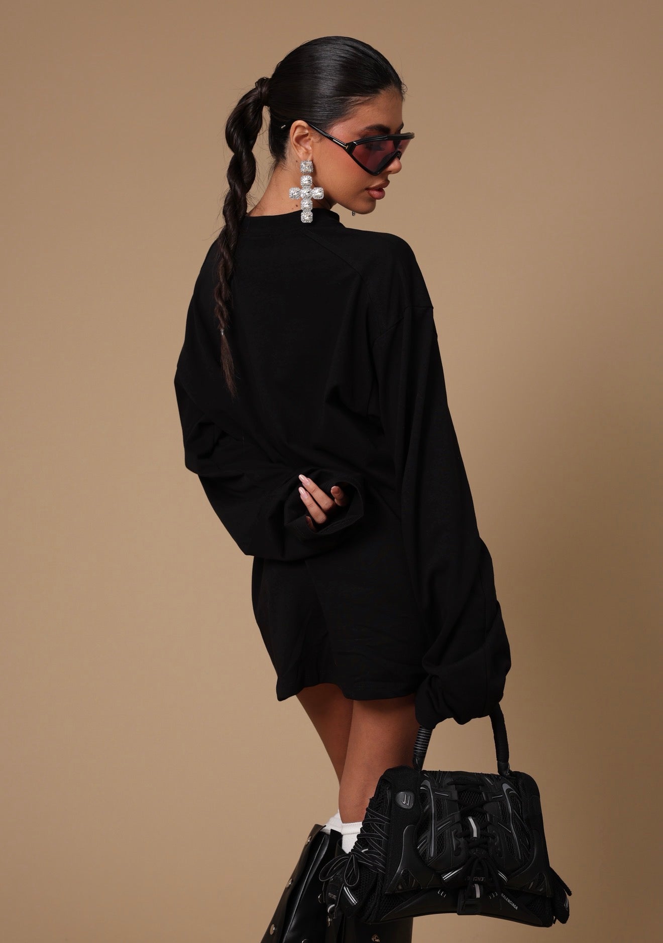 MAGLIA MANICHE LUNGHE SATURN NERA BY MARZIA MANGO