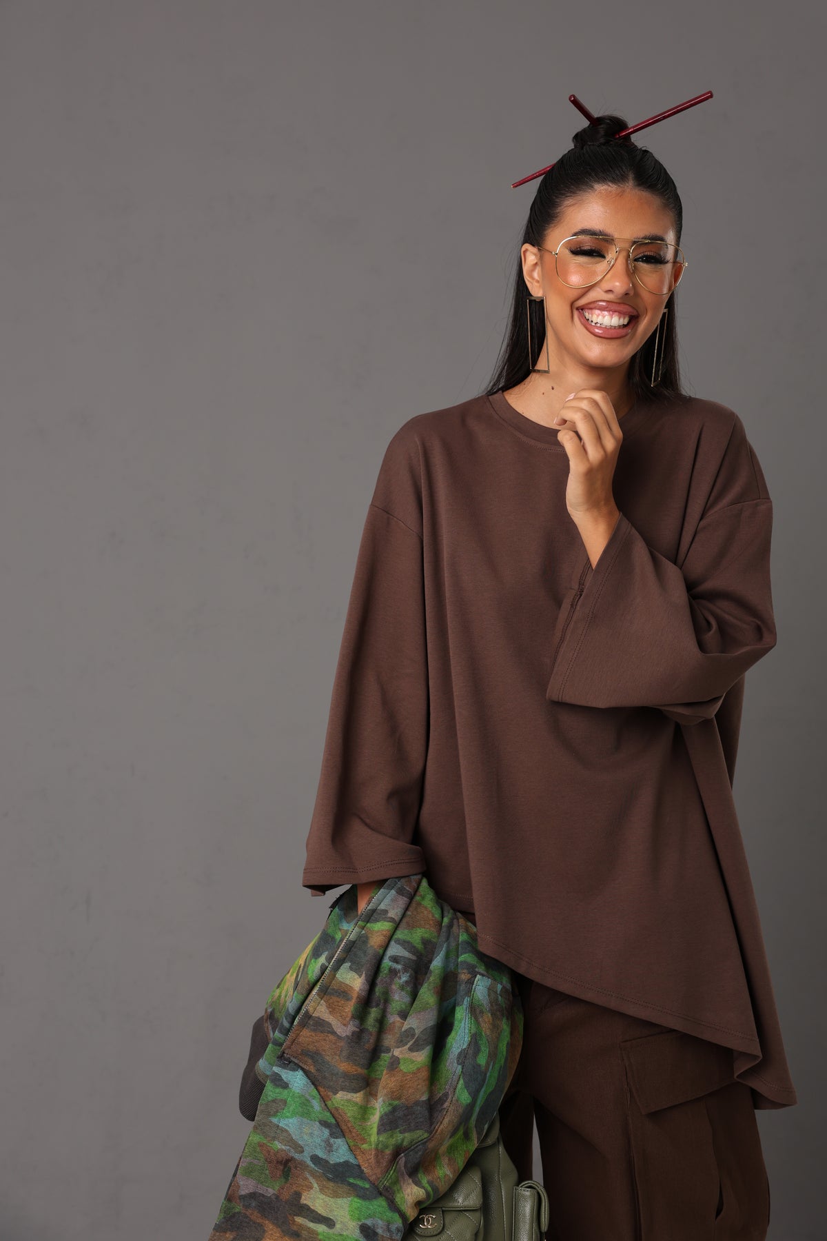 MAGLIA ASIMMETRICA KAYLA MARRONE