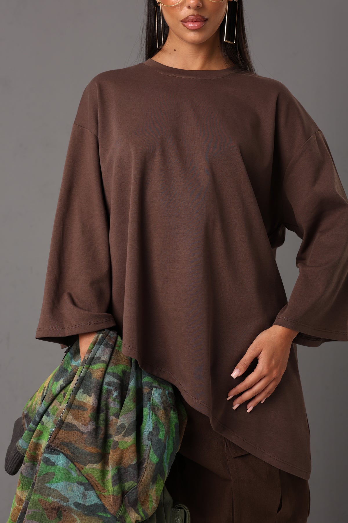 MAGLIA ASIMMETRICA KAYLA MARRONE