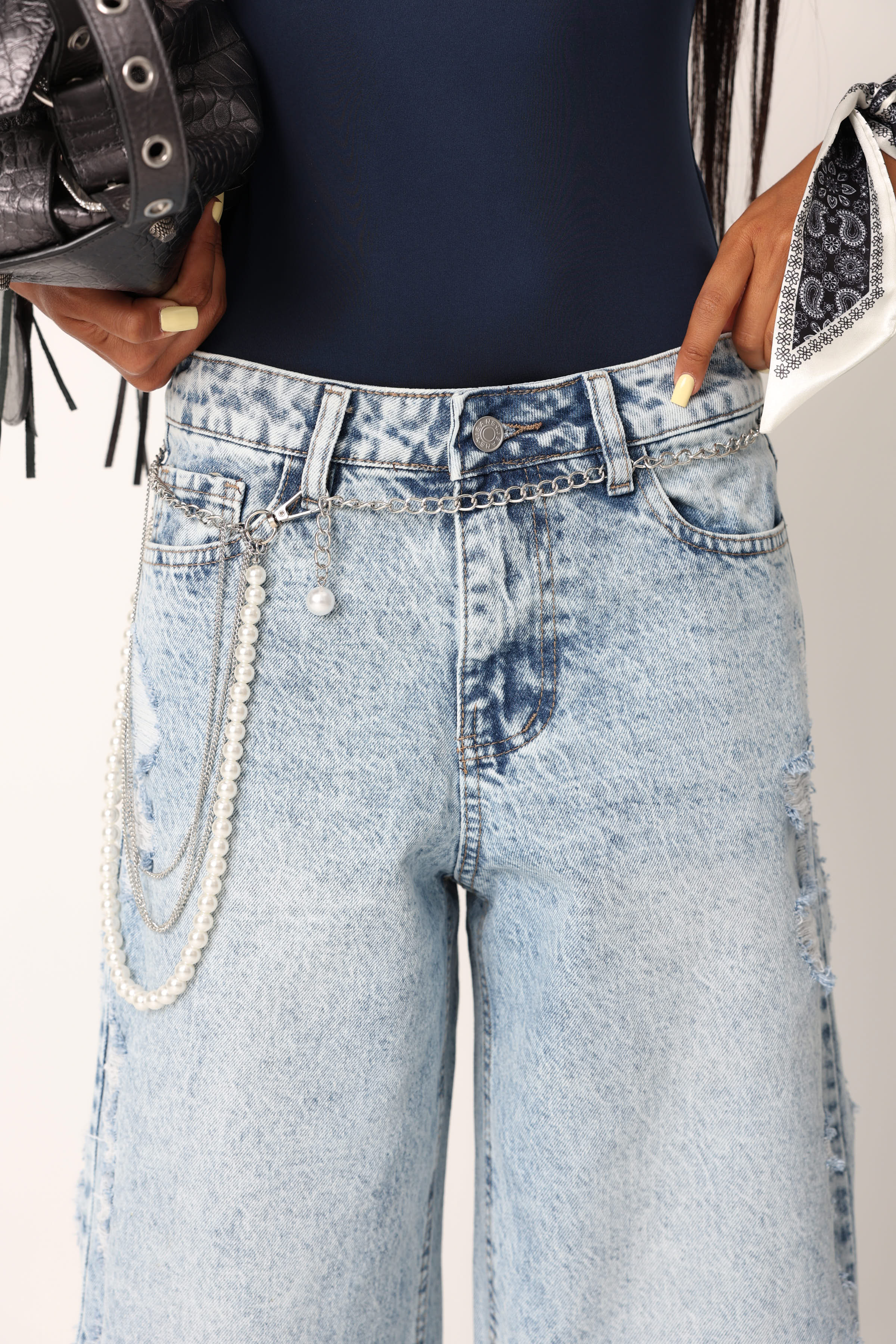 BERMUDA STRAPPI LAULIA DENIM CHIARO + FOULARD E CATENA
