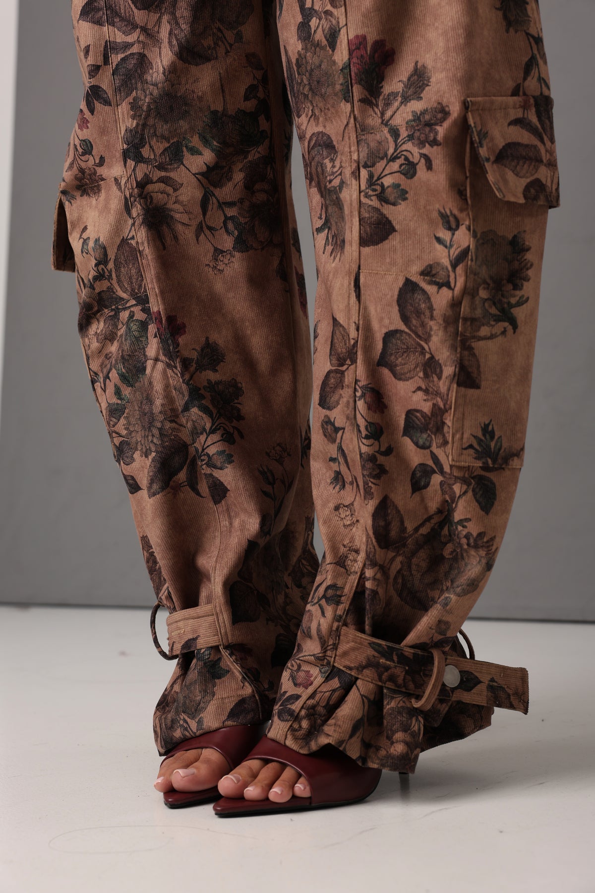 PANTALONI CARGO FIORI MAUREN CAMEL BY LUMINA