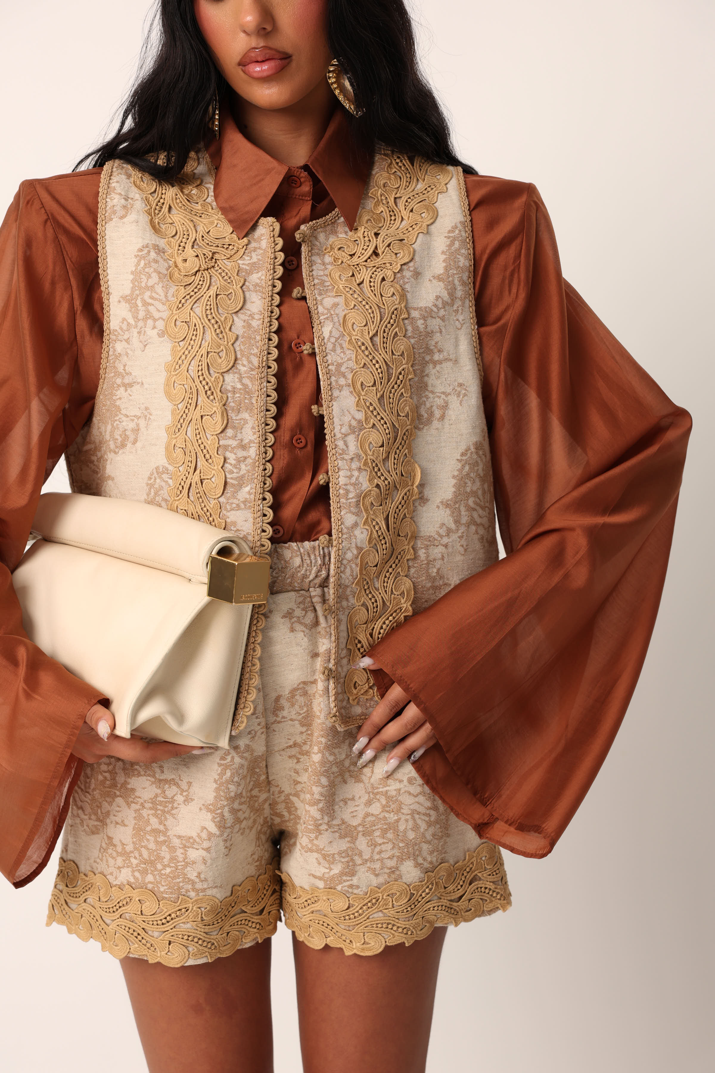 COORDINATO RICAMI WHITNEY CAMEL