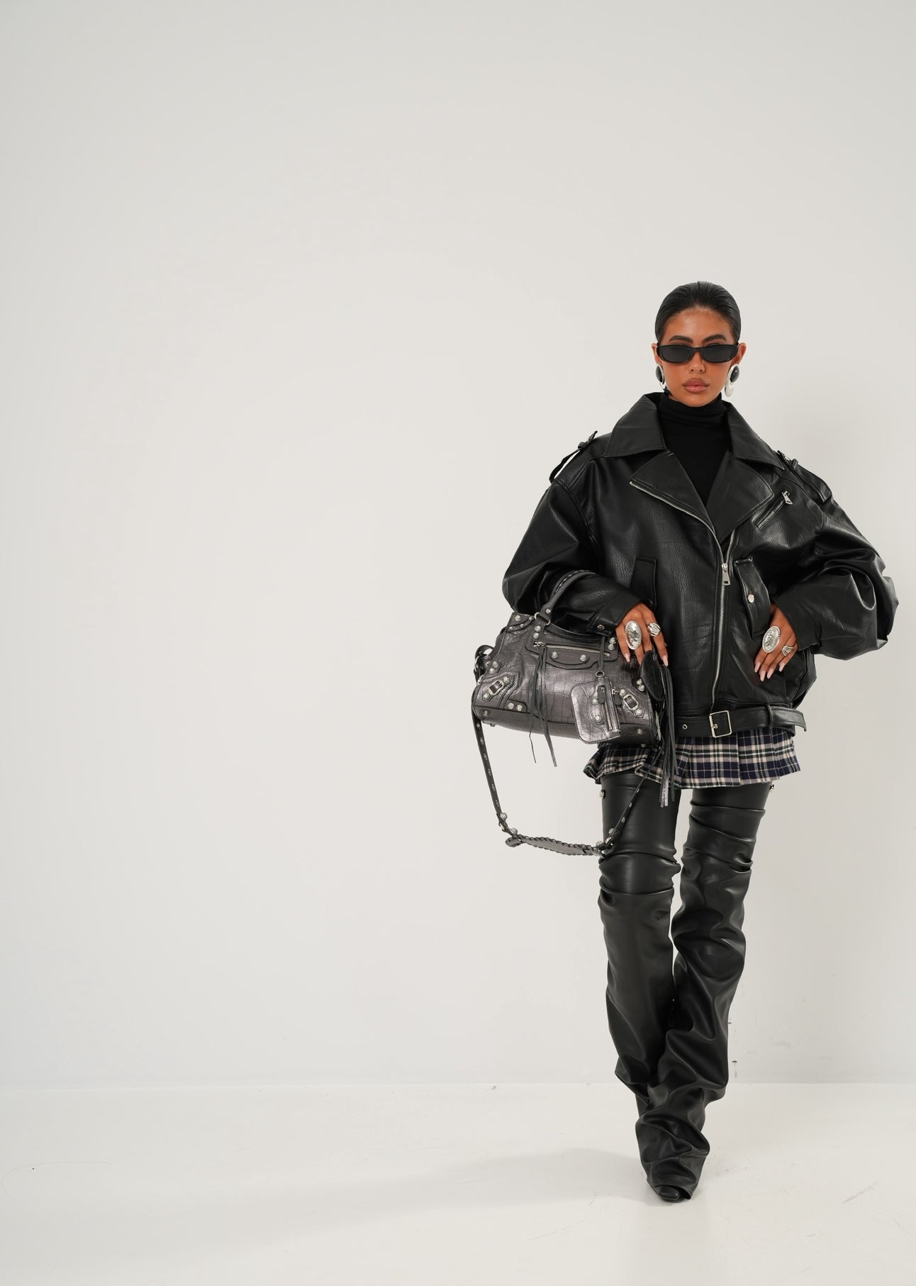 Maglia collo alto Laura nera by Lumina