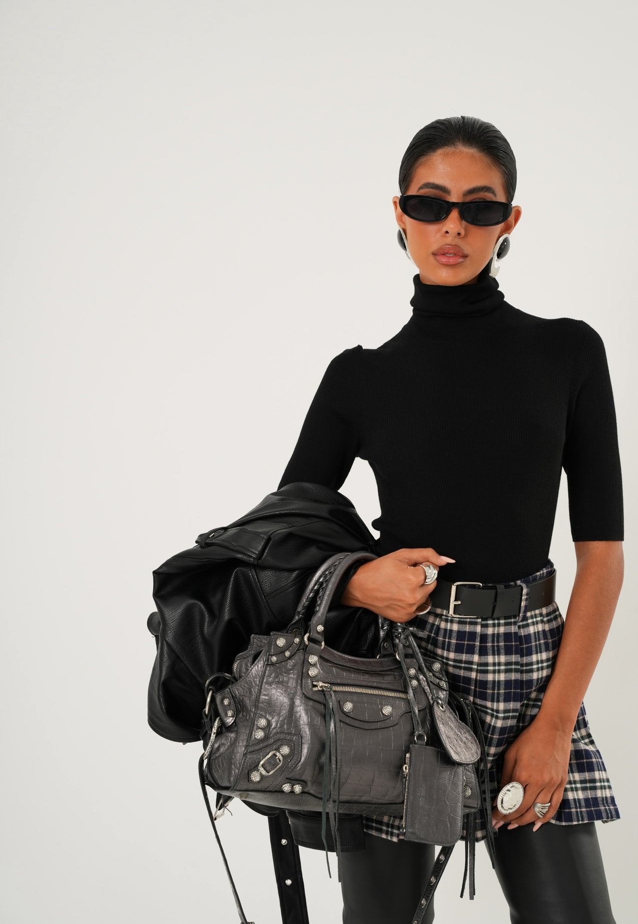 Maglia collo alto Laura nera by Lumina