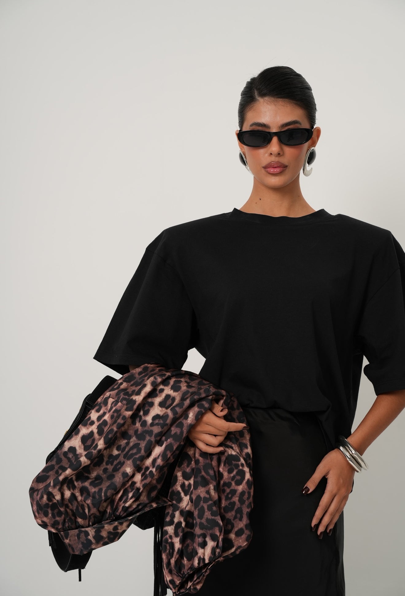 T-shirt Spalline nera