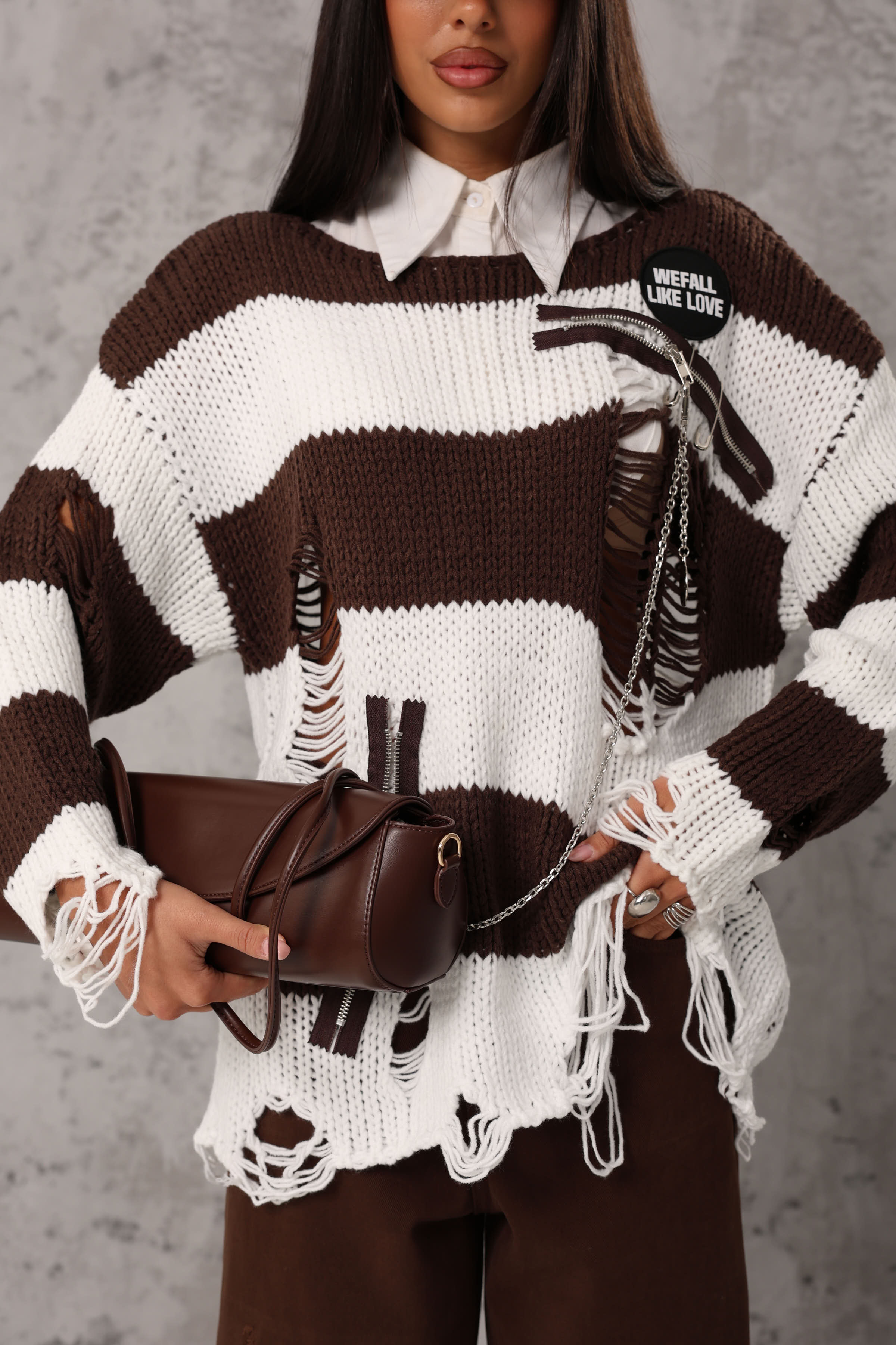 PULL RIGHE "WE FALL LIKE LOVE" MARRONE