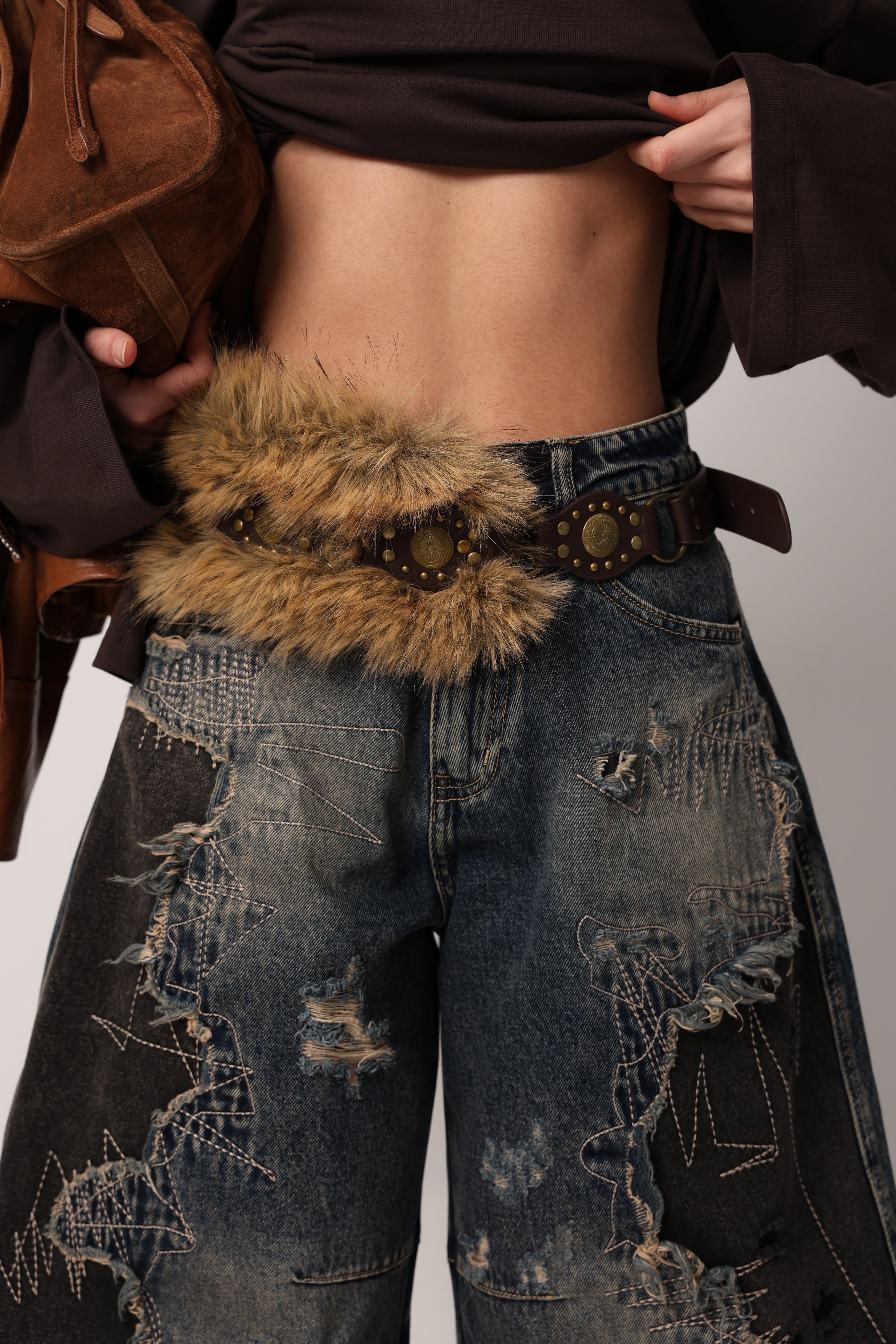 JEANS SFRANGIATO + CINTURA PELUCHE